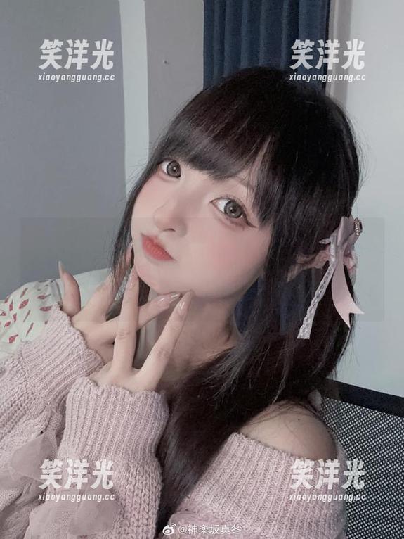 惊艳神楽坂真冬的裸足姿态：探索这组独特的cos图集，遇见冬日里的梦幻瞬间！.txt