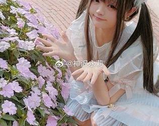 神沢永莉优雅红裙美图更新，打造你的专属时尚灵感库.txt