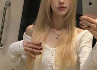 秀人网 – 最新写真集来袭，Elise谭晓彤与死库水的完美结合，呈现别样风情！.txt