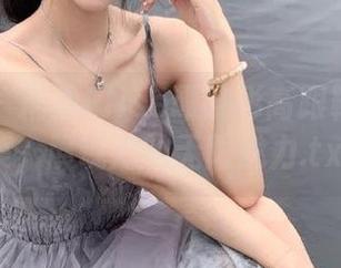 秀人网 – 精选Elise谭晓彤高跟鞋写真合集，展现她的无限魅力.txt