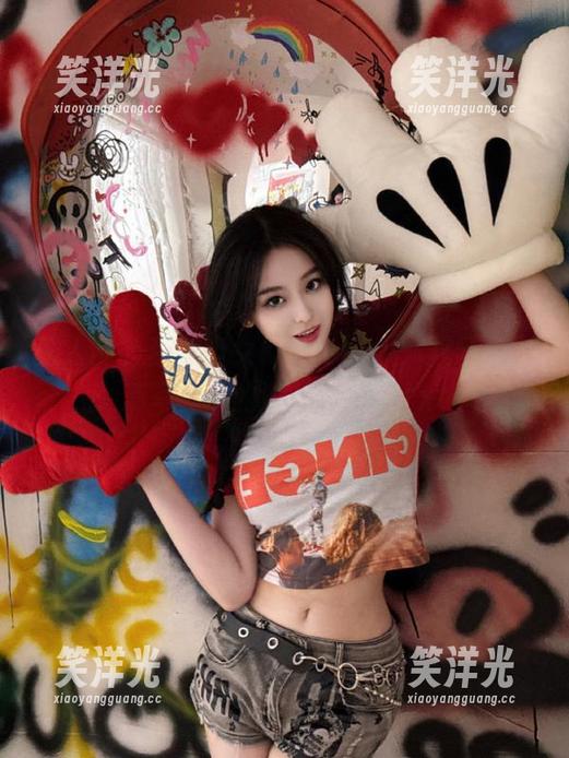 秀人网-Kikibaby 秀人网 - 甜美少女Kikibaby,双马尾高清写真下的清新魅力!.txt