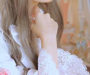 秀人网 – Nancy小姿的在线吊带写真原图，用自嘲述说风格与态度.txt