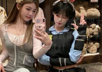 秀人网 – 抛开严肃，他们都在看冯木木的和服合集，根本没心情欣赏美丽，笑到抽筋！.txt
