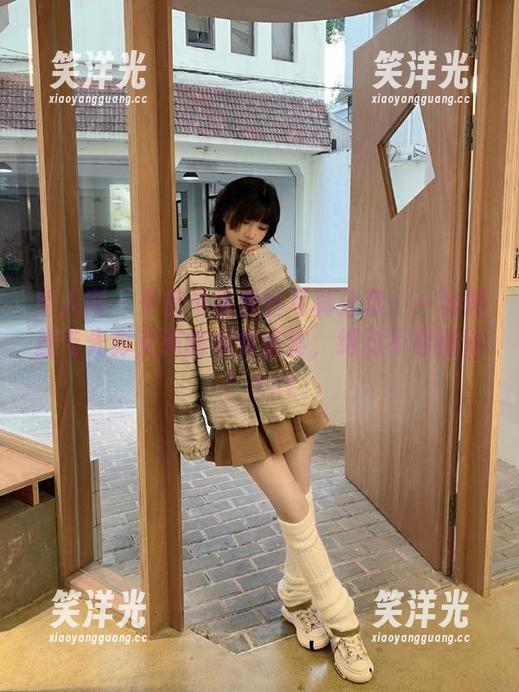 秀人网-千夜未来 秀人网 - 千夜未来黑丝写真分享:一场黑丝与光影交织的视觉盛宴,绝对不容错过!.txt