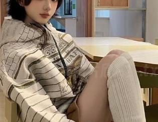 秀人网 – 体验周jojobaby的棉袜魅力，免费下载精美图片欣赏！.txt