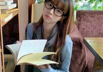 秀人网 – 超清美图：唐安琪护士写真，彰显白衣天使的美丽与自信.txt