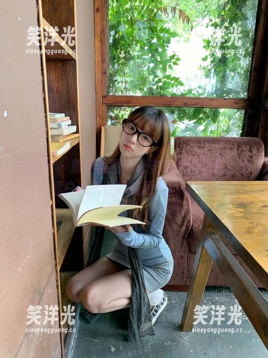 秀人网 - 超清美图：唐安琪护士写真，彰显白衣天使的美丽与自信.txt