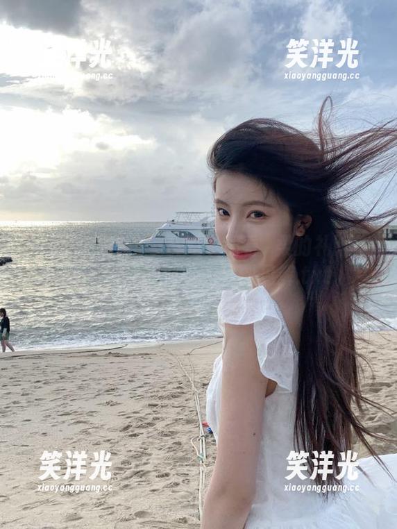 秀人网-媃柔 秀人网 - 在这一系列中观看媃柔的礼服作品,展现她对美的独到见解.txt
