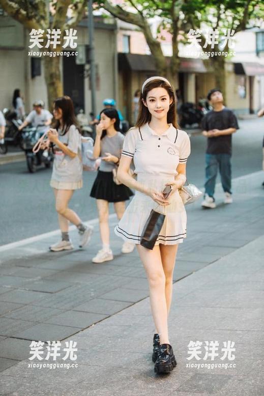 秀人网 - 小逗逗的清纯私拍：每一张作品都像是从梦中走出来的仙女！.txt
