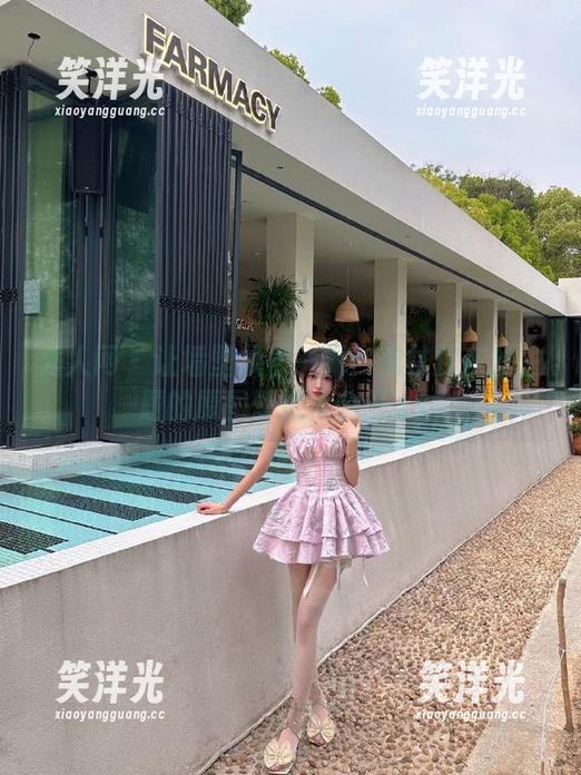 秀人网 - 让墙壁焕然一新：燕甘甘灰丝主题的原图壁纸大公开.txt