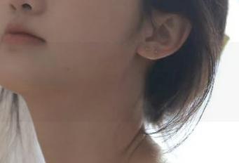 秀人网 – 原图详解：猫咪巨臀妹妹少女主题写真分享，展现纯真与活力.txt