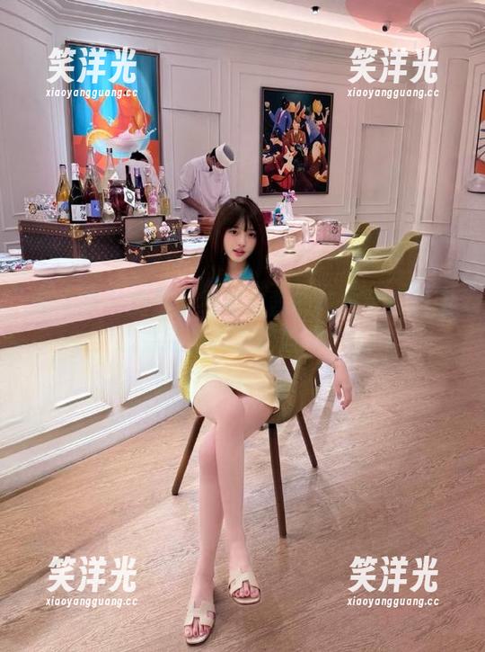 秀人网-甜白酱 秀人网 - 免费下载甜白酱的纯白写真原图,感受纯净无瑕的魅力!.txt