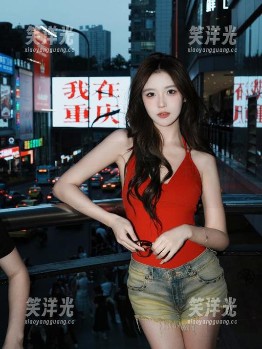 秀人网-程程程 秀人网 - 揭秘程程程黑丝写真精选:她的每一张照片都让人心跳加速,不容错过!.txt