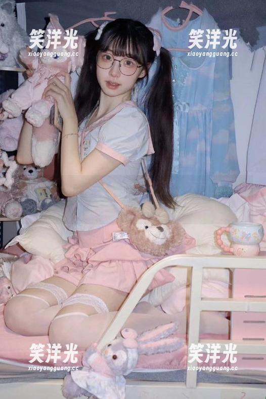 秀人网-筱慧 秀人网 - 筱慧调皮校园生活:不可错过的校服原图及套图.txt