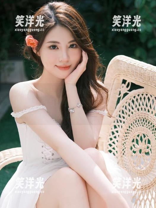 秀人网 - 绮里嘉Carina制服高清图集大放送：时尚与青春的完美结合，让你领略别样风情.txt