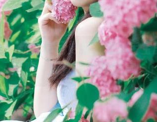 秀人网 – 红裙作品更新，龙女宝宝的风格让人感叹，简直是美到窒息！.txt