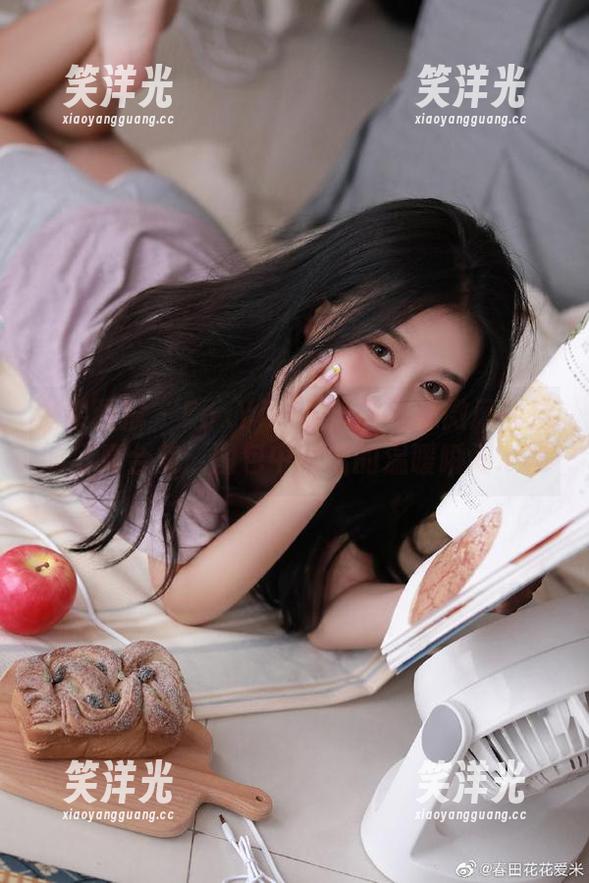 糖果画报-FoxYini孟狐狸 糖果画报 - FoxYini孟狐狸海边微风轻拂的写真合集:图包中藏着的温暖瞬间.txt