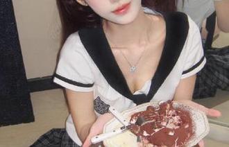 紧急企划 – 抓住幸福瞬间！小恩护士写真福利带你探索别样的美好风景线！.txt
