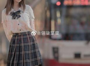 翎柒菜菜写真新视觉体验：死库水主题图片更新速递.txt