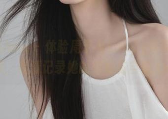 花漾show – 体验周于希sandy吊带写真集，高清记录她的美丽与自信.txt
