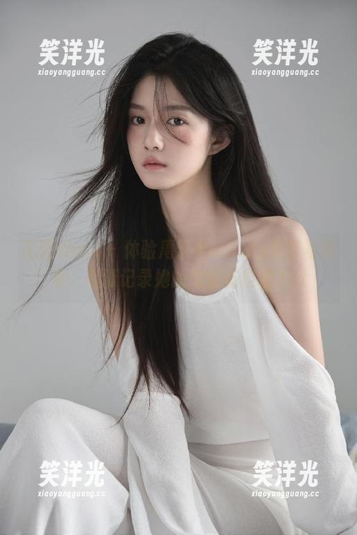 花漾show-周于希sandy 花漾show - 体验周于希sandy吊带写真集,高清记录她的美丽与自信.txt