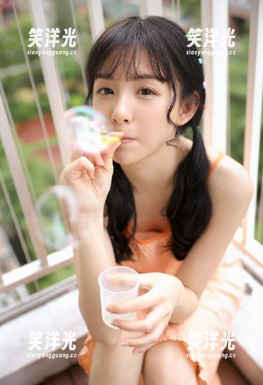 花漾show-李可可 花漾show - 李可可短裤风情万种,精选美图带你感受她的无限魅力.txt