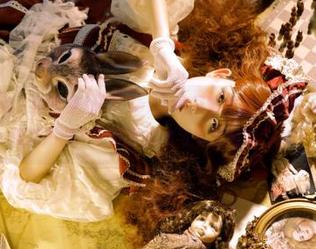 花漾show – 探索果儿Victoria的摄影作品：学妹系列写真，精选原图尽显青春活力与个性魅力！.txt