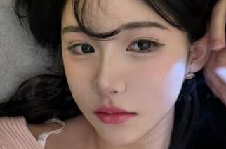 蜜桃社 – 在线欣赏！结衣的校服美图，究竟藏了多少青春的秘密？.txt