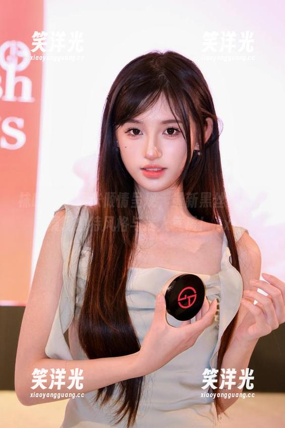 袜啵啵 - 糯米倾情呈现，最新黑丝美图，展现独特风格与迷人气质！.txt