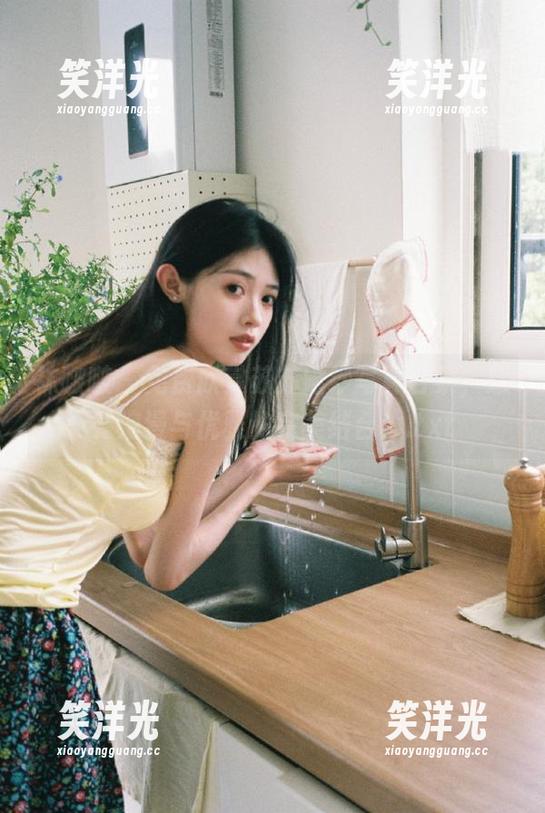 袜啵啵-苏苏 袜啵啵 - 免费欣赏苏苏婚纱写真合集,感受浪漫与优雅的完美结合!.txt