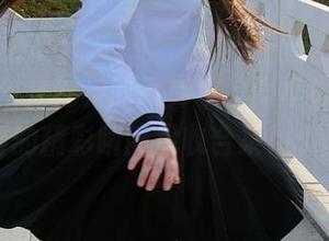 观看西尔酱独特的死库水校服写真，把青春的精彩瞬间尽收合集！.txt
