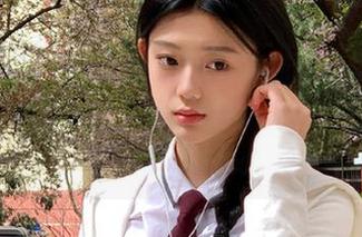 语画界 – 领略Angela喜欢猫独特福利图集，在丰富的剧情中发现生活的美好与艺术的深邃！.txt