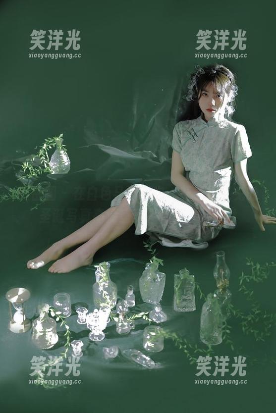 轩子巨二兔 微密圈 - 在白色马油袜中,轩子巨二兔的圣诞写真高清盛宴等你来欣赏.txt