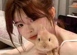轰趴猫 – 高清美图下载：苏小暖穿体操服的青春活力写真，让你眼前一亮！.txt