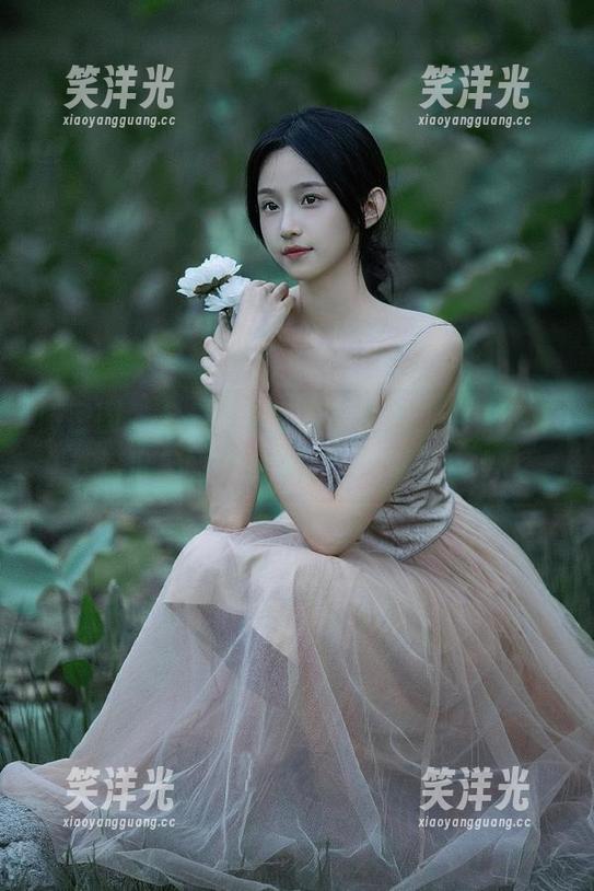 微密圈 - 金希儿泳装福利图包上线，我却在这份美丽中找到了自我嘲讽！.txt