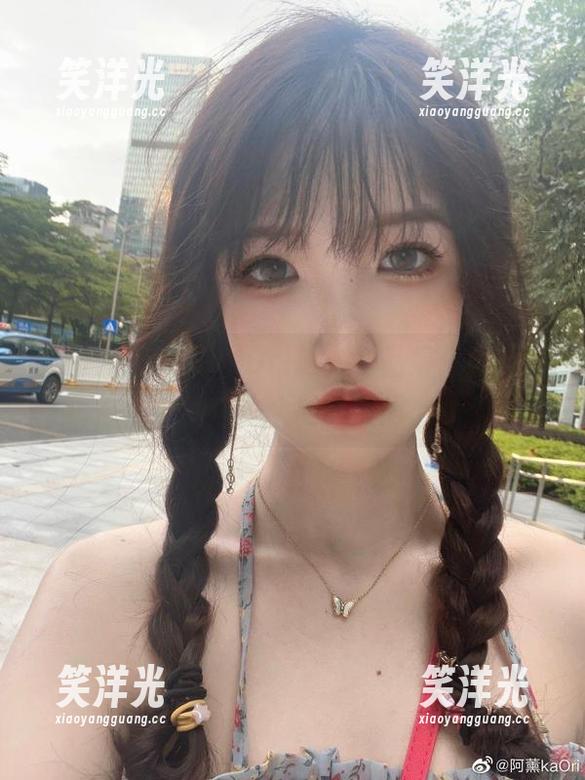 打开最新阿薰kaOri旅拍作品集，感受旅途中的每一个精彩瞬间.txt