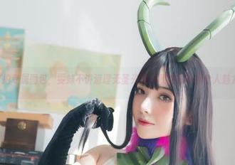 3月自拍专属图包，雯妹不讲道理无圣光风格展现独特的个人魅力.txt