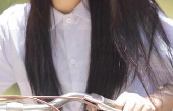 青豆客 – Yumi尤美办公室生活写真原图合集：独特视角下的职场女性形象.txt