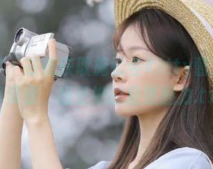 青豆客 – 在线获取施忆佳Kitty酱清纯写真资源，感受她的自然魅力.txt