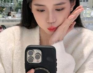 青豆客 – 苏糯米双马尾写真图包，捕捉每一个瞬间的甜蜜笑容哦.txt