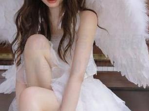 青豆客 – 魏扭扭黑色写真精选图片,独特视角下的美与力量的碰撞.txt