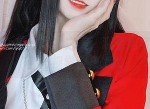 青青子Js校园写真之美：观看她与校园融合的视觉合集.txt