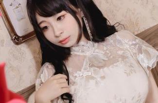 韶陌陌最新裸足写真登场，高清下载为你呈现她不一样的迷人魅力！.txt