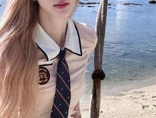 顽味生活 – 哈妮HaaNi天台写真原图大揭秘，完全免费带给你惊喜！.txt