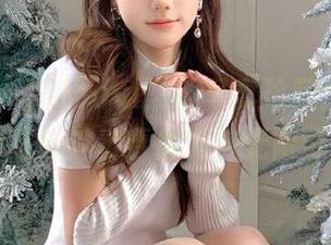魅妍社 – 小乔Joyi黑丝写真珍藏美图：在光影中绽放的青春魅力与无限可能.txt
