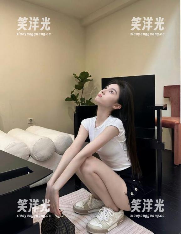 魅妍社 - 王雨纯黑丝写真新作，资源带你感受视觉盛宴.txt