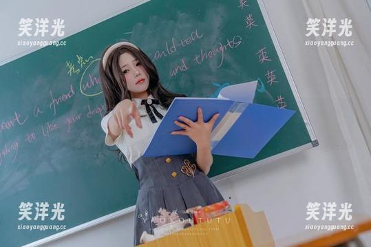 让人心动的黏黏团子兔白色写真，精选图片记录下俏皮与优雅.txt